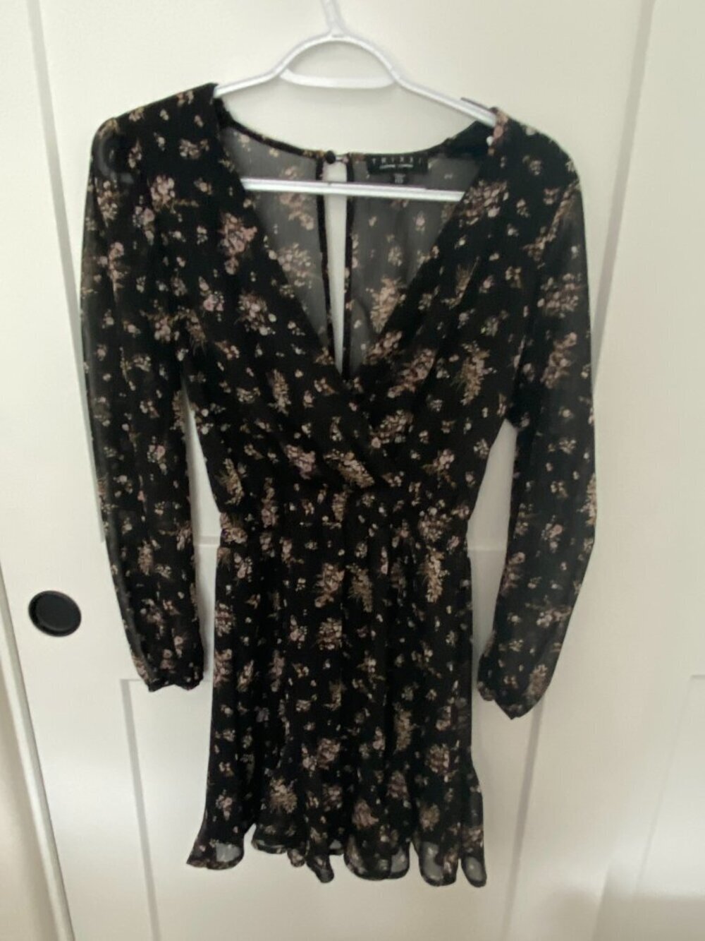 Trixxi Floral Mini Dress XXS | Sheer Sleeve V-Neck Fit & Flare Boho Romantic - Picture 2 of 8